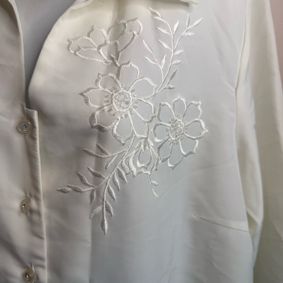 Anthony Richards Button-Up Blouse with Floral Embroidery - Picture 2 of 8